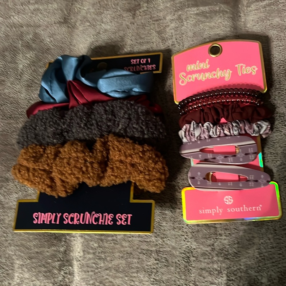 Simply Southern 2 Packages of Hair Accessories New in Package